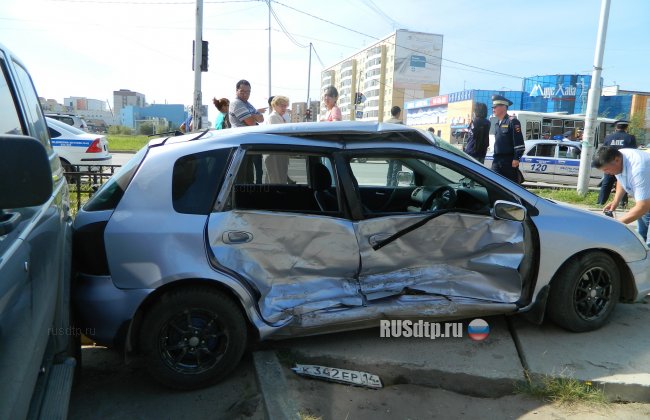 9-месячная девочка выпала из окна машины при ДТП в Якутске