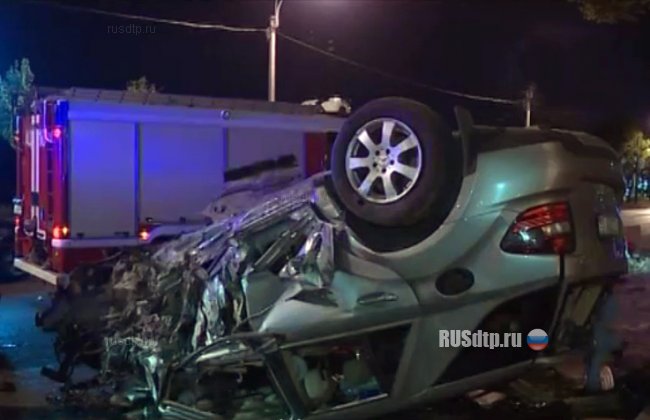 Автоледи на «Мерседесе» сбила дорожных рабочих в Петербурге