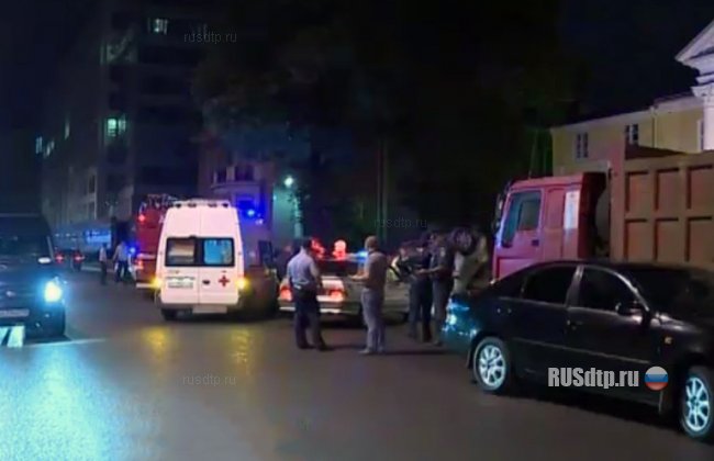 Автоледи на «Мерседесе» сбила дорожных рабочих в Петербурге