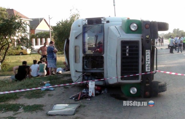 В Ростовской области легковушка столкнулась с автобусом