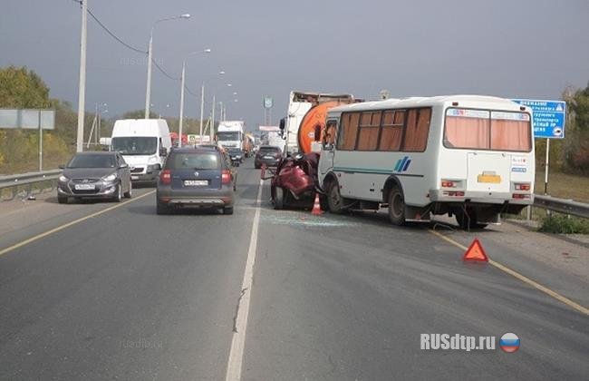 Двое детей пострадали в ДТП с бензовозом в Самарской области