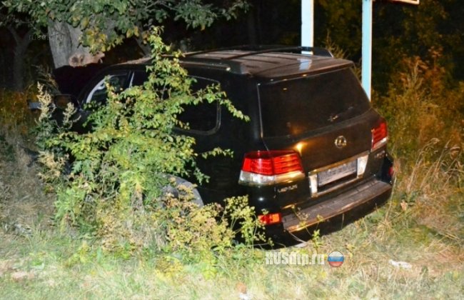Toyota Camry протаранил Lexus LX570 &#8212; погибла молодая женщина