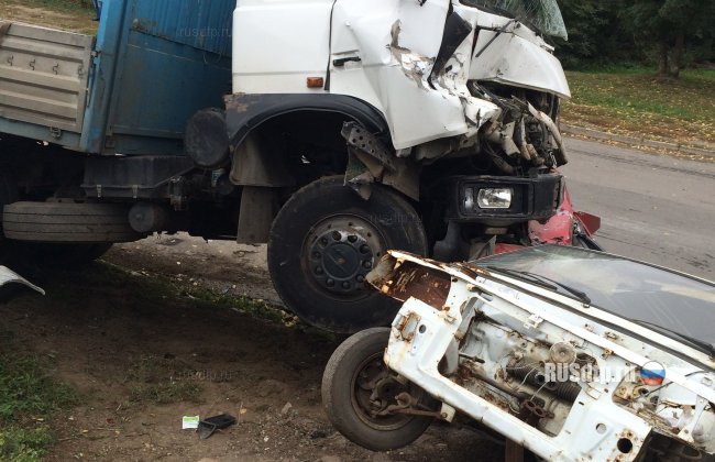 В Уфе неуправляемый грузовик подмял под себя 7 автомобилей