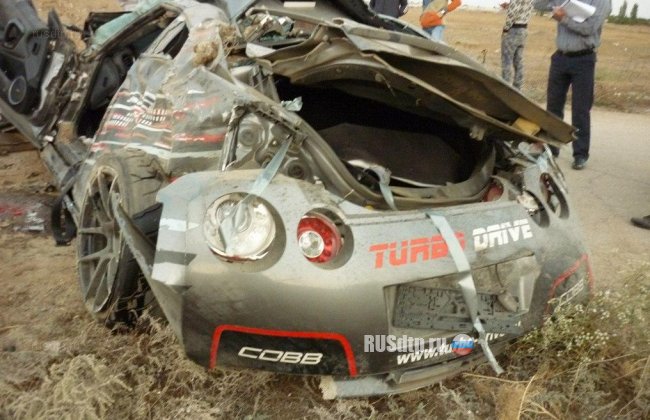 Во время драг-заезда, разбился гонщик на Nissan GT-R
