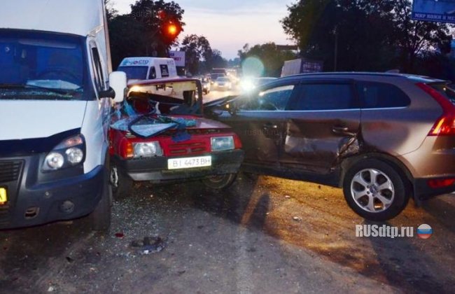 В Полтаве столкнулись 4 автомобиля