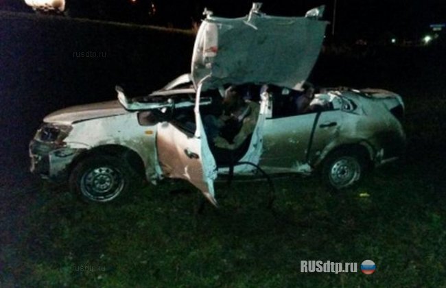 В Татарстане двое молодых людей разбились. Один погиб