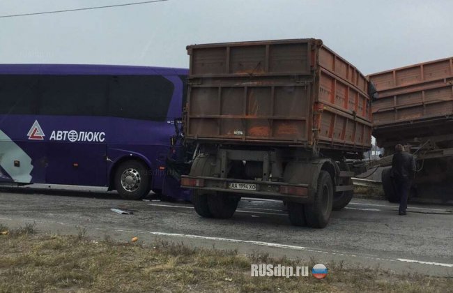 На трассе \&#187;Киев-Одесса\&#187; столкнулись грузовик и рейсовый автобус