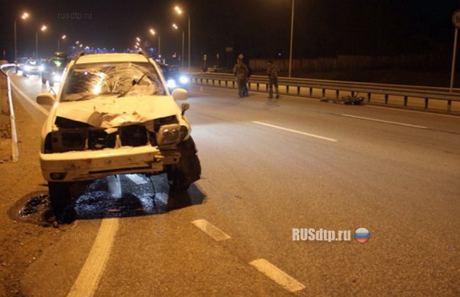 Во Владивостоке разбились водитель и пассажир мопеда