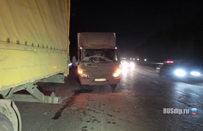 Женщина столкнулась с грузовиками в Свердловской области
