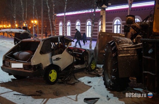 В Коми девушка врезалась в грейдер
