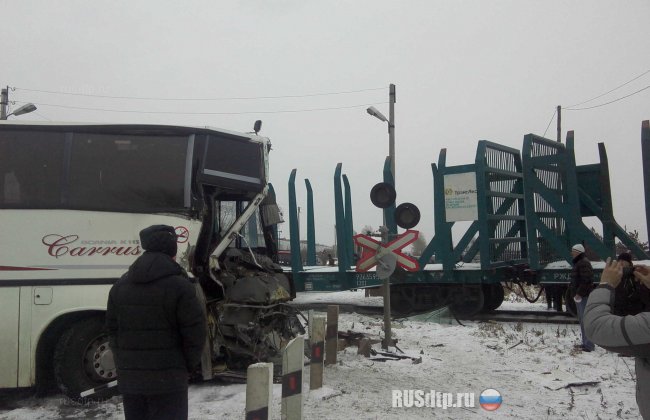 В Красноярском крае столкнулись автобус и поезд