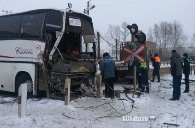 В Красноярском крае столкнулись автобус и поезд