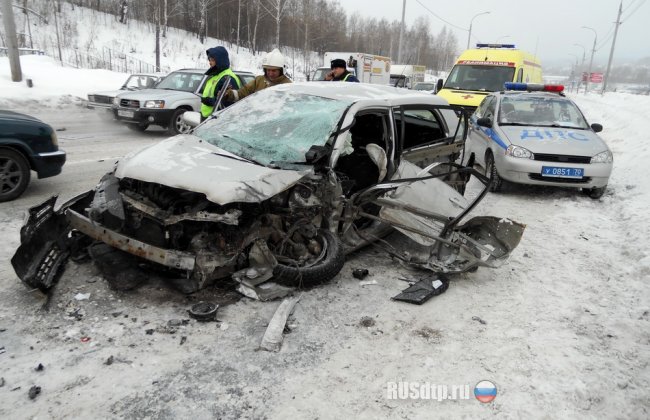 В Томске возле ТЦ «Метро» в ДТП погиб водитель «Тойоты»