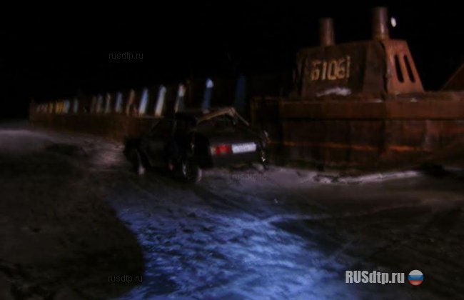 3 человека погибли в столкновении авто с баржей под Казанью