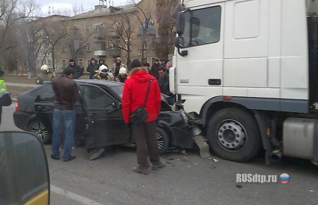 Два человека погибли в Волгограде