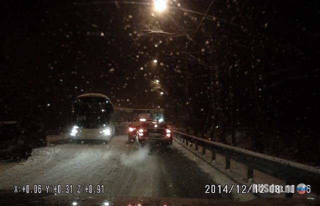 ДТП с автобусами в Дмитрове попало в объектив видеорегистратора очевидца