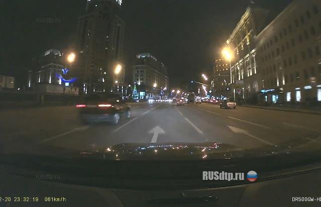 Видео ДТП на Садовом кольце с перевернувшегося Мерседеса