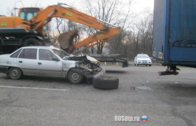 Автомобиль с детьми столкнулся с грузовиком на Ставрополье