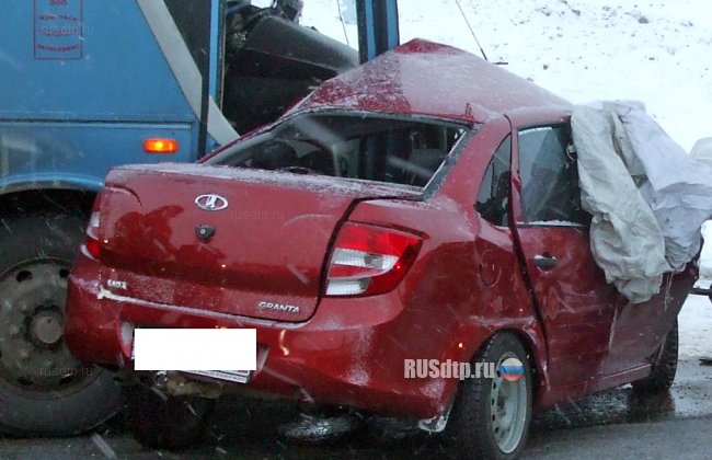 Супруги погибли при столкновении автомобиля с автобусом в Удмуртии