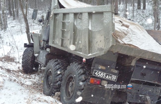 Легковушка и военный грузовик столкнулись в Ярославле