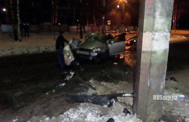 В Чебоксарах угонщик насмерть разбился на угнанном автомобиле
