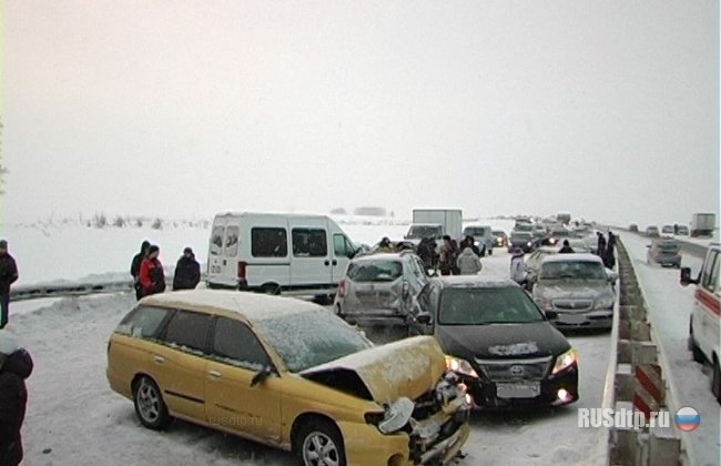 25 автомобилей столкнулись в Кемеровской области