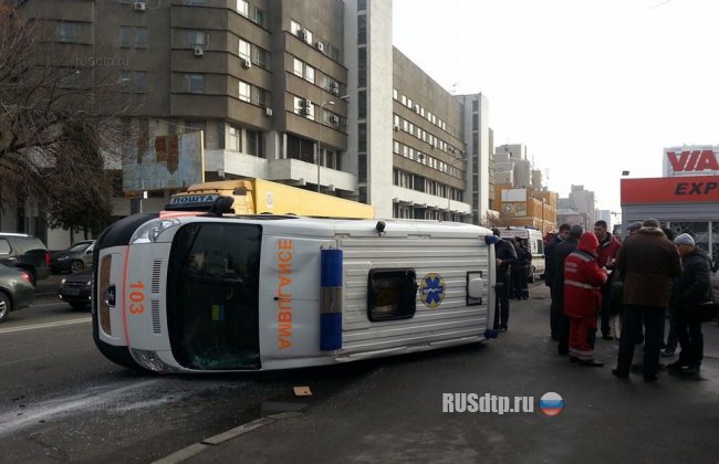 В Киеве «Тойота» подбила скорую помощь