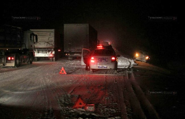 В Тульской области столкнулись более 25 автомобилей