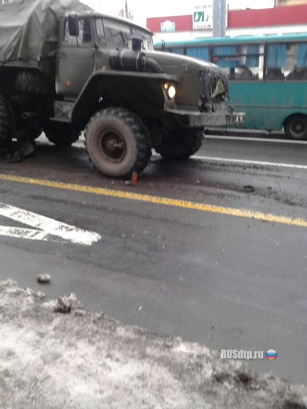 В Донецке произошло ДТП с участием военной техники и автобуса