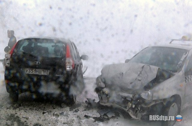 Около 30 автомобилей столкнулись в Тольятти