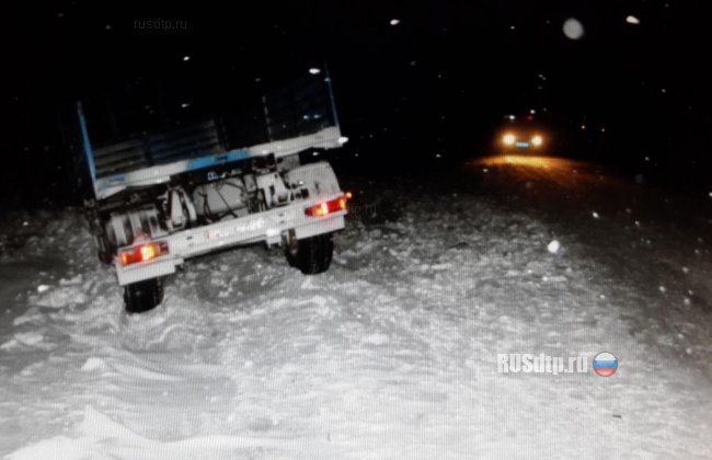В Тюменской области столкнулись два автомобиля и грузовик