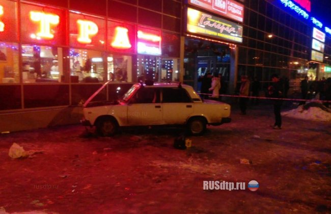 В Великом Новгороде пьяный водитель сбил насмерть людей на остановке