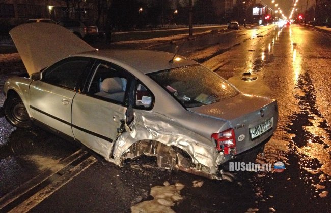 В Петербурге пьяный лихач на «Фольксвагене» врезался в две машины и сбежал