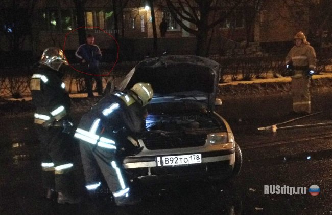 В Петербурге пьяный лихач на «Фольксвагене» врезался в две машины и сбежал