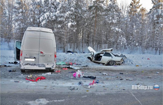 Двое погибли в ДТП под Сургутом