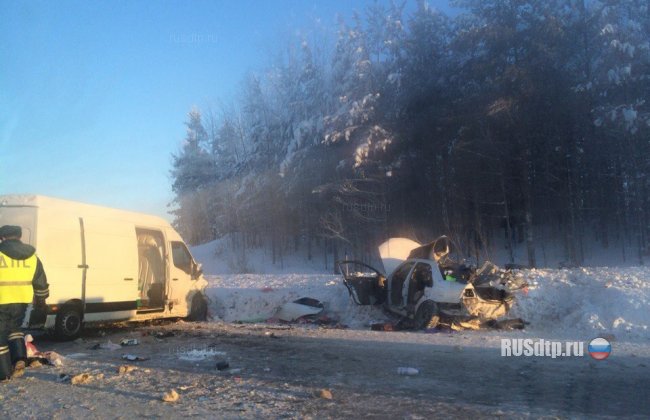 Двое погибли в ДТП под Сургутом