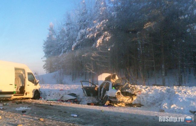 Двое погибли в ДТП под Сургутом