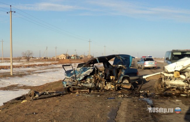 Три человека погибли в лобовом столкновении ВАЗов на трассе «Каспий»