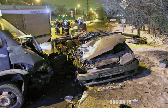 В Москве три человека получили тяжелые травмы в ДТП на улице Каспийской