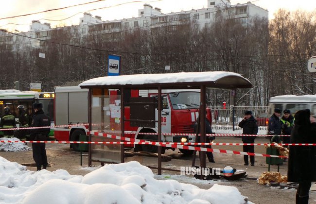 Девушка сбила шесть человек на остановке в Москве
