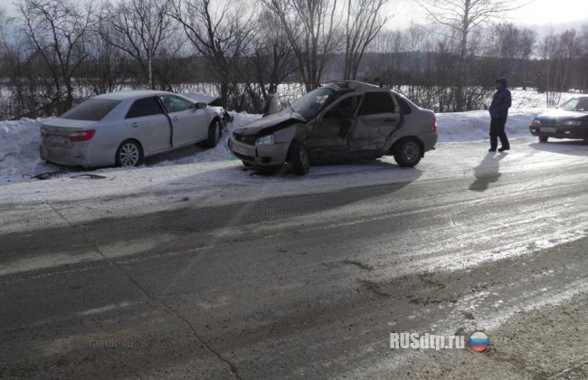 Два человека погибли из-за роковой ошибки водителя под Новокузнецком