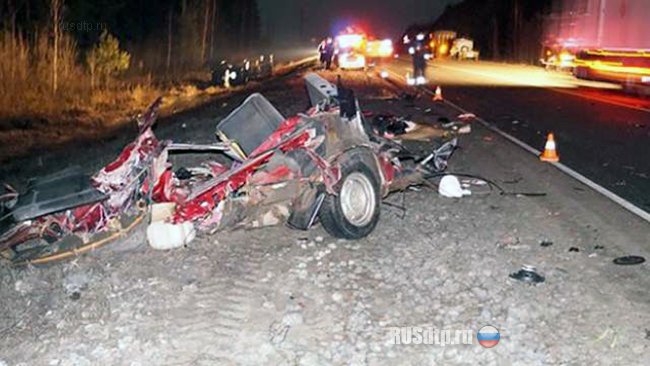 Водитель и два пассажира «Hyundai» погибли при столкновении с КАМАЗом