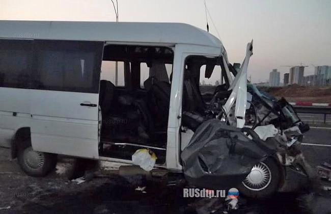 В ДТП с микроавтобусом на МКАД пострадали 11 человек