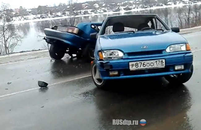 ВАЗ-2114 разорвало на части при столкновении трех авто в Ленинградской области