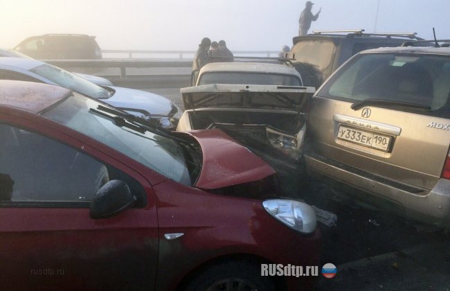 Около 80 автомобилей столкнулись в Московской области