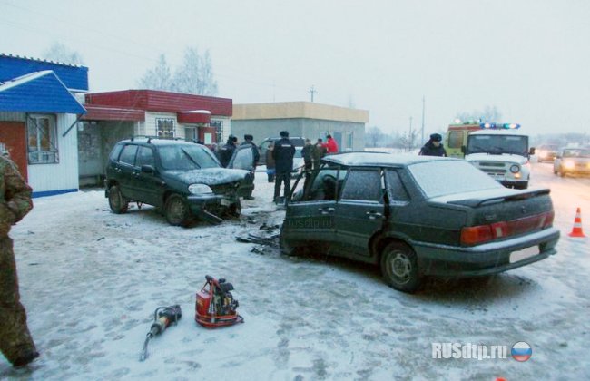 ВАЗ-2115 и «Шевроле Нива» столкнулись на автодороге Рязань-Спасск
