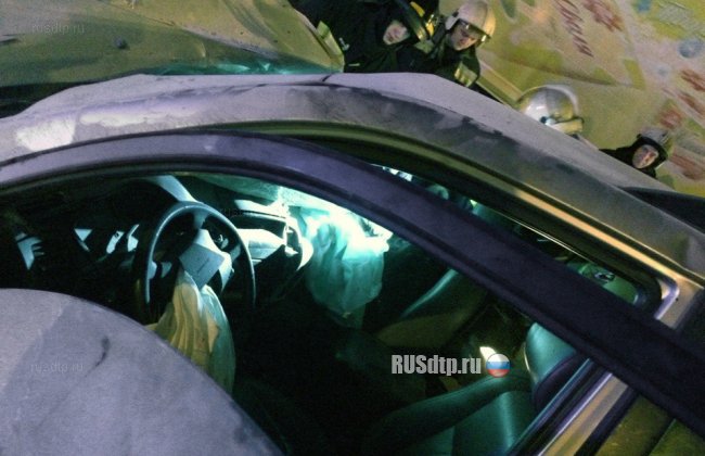 «Тойота» врезалась в автобус «ЛИАЗ» на Московском шоссе в Петербурге