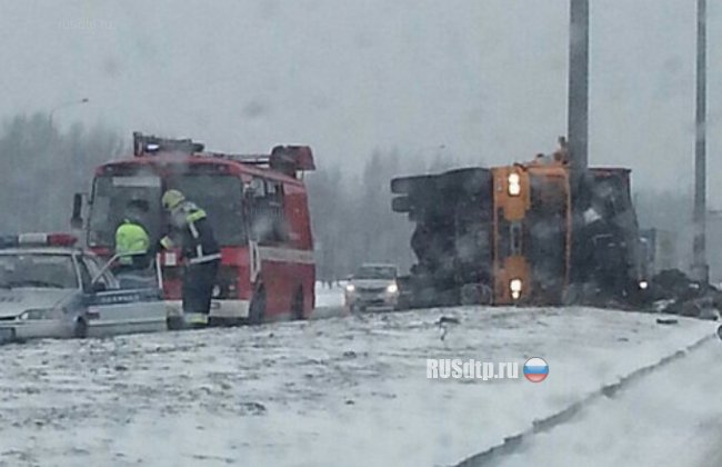 В Санкт- Петербурге погиб водитель самосвала