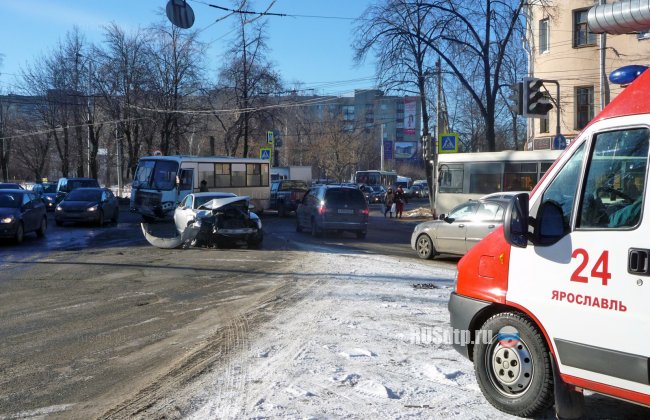 В Ярославле в ДТП с маршруткой пострадали 7 человек