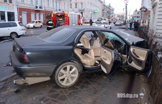 Во Владивостоке пьяная компания попала в смертельное ДТП